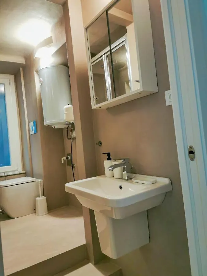 De Ville Guest House Genoa